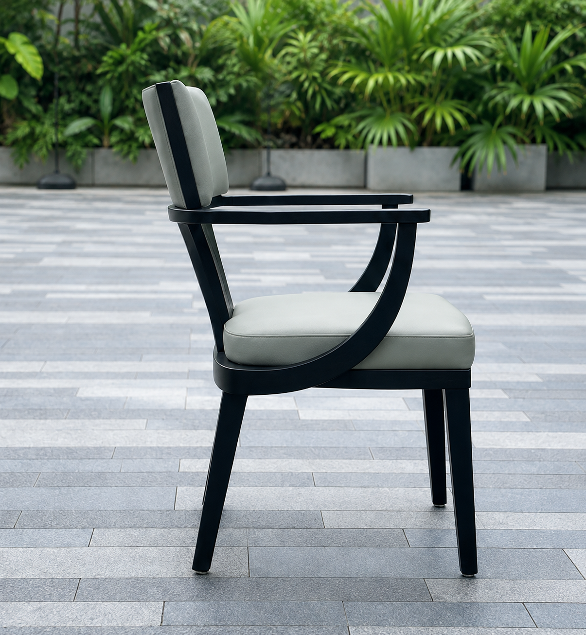 Noir Arc Lounge Chair