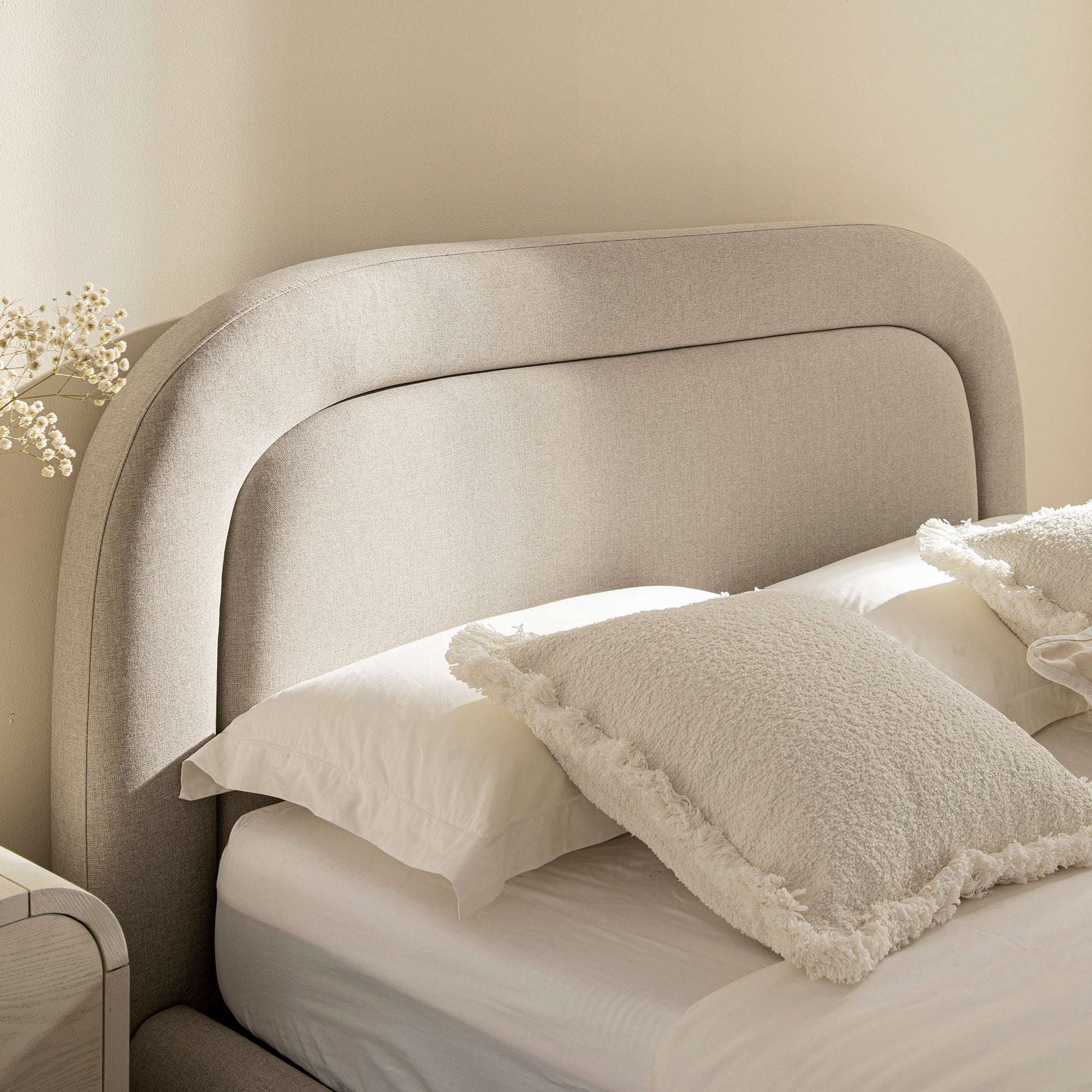 Aurora Plush Luxury Bed