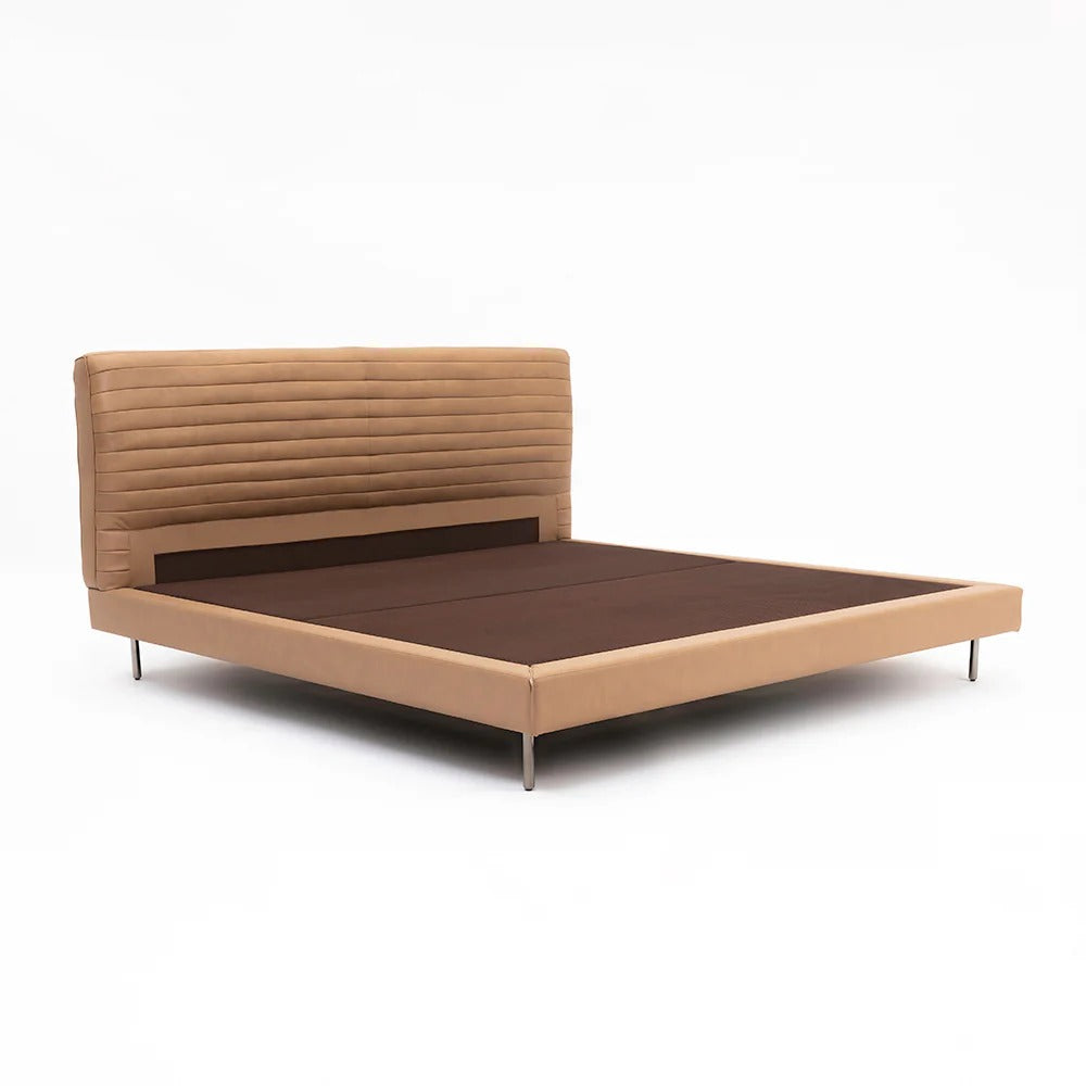 Verona Ridge Leather Bed