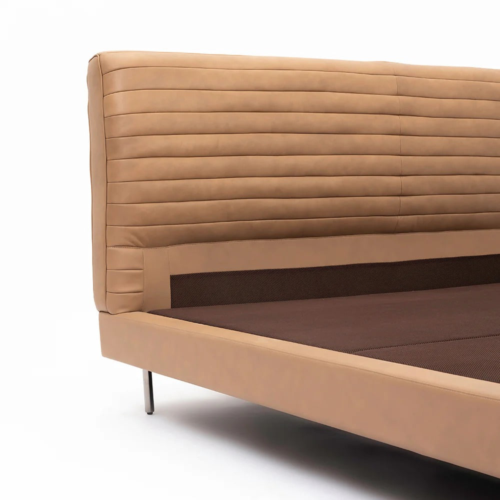 Verona Ridge Leather Bed