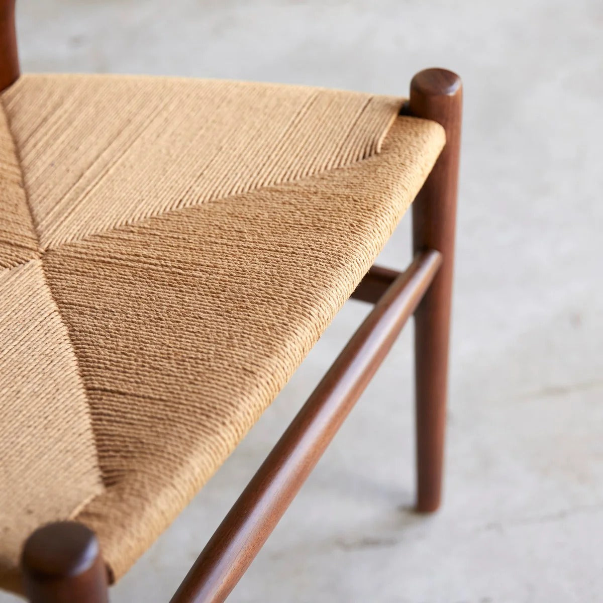 Nordic Curve Wishbone Dining Chair